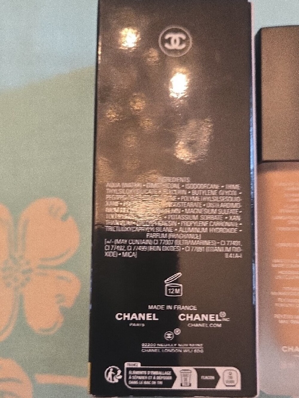 CHANEL Ultra Le Teint Flawless Finish Foundation - Picture 6 of 9